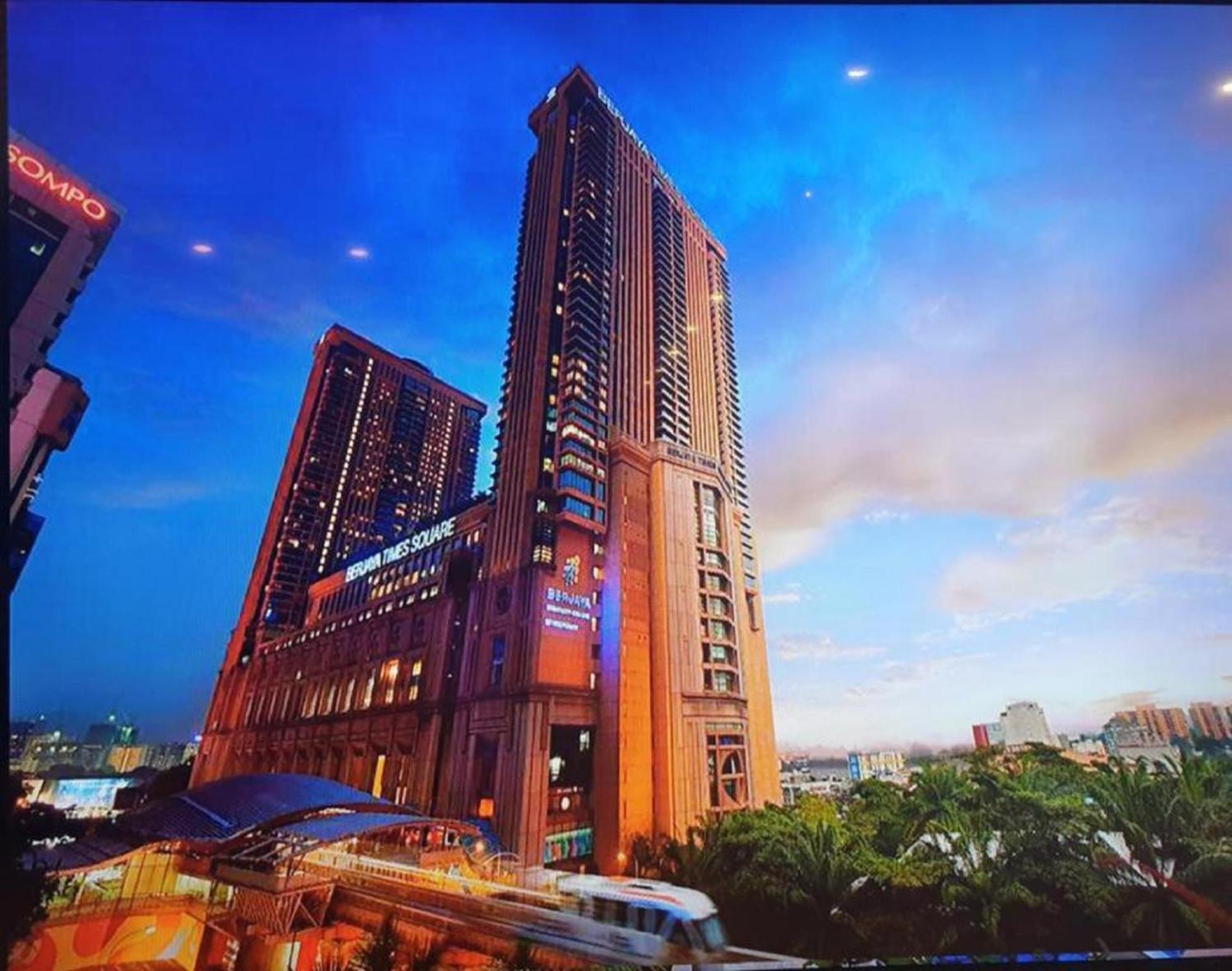 East Service Times Square Kl Apartemen
