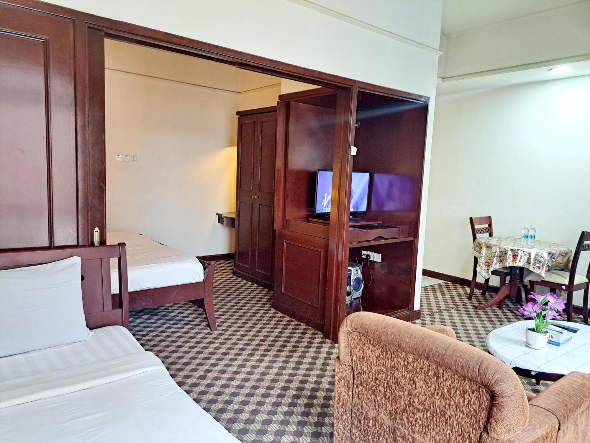East Service Times Square Kl Apartemen