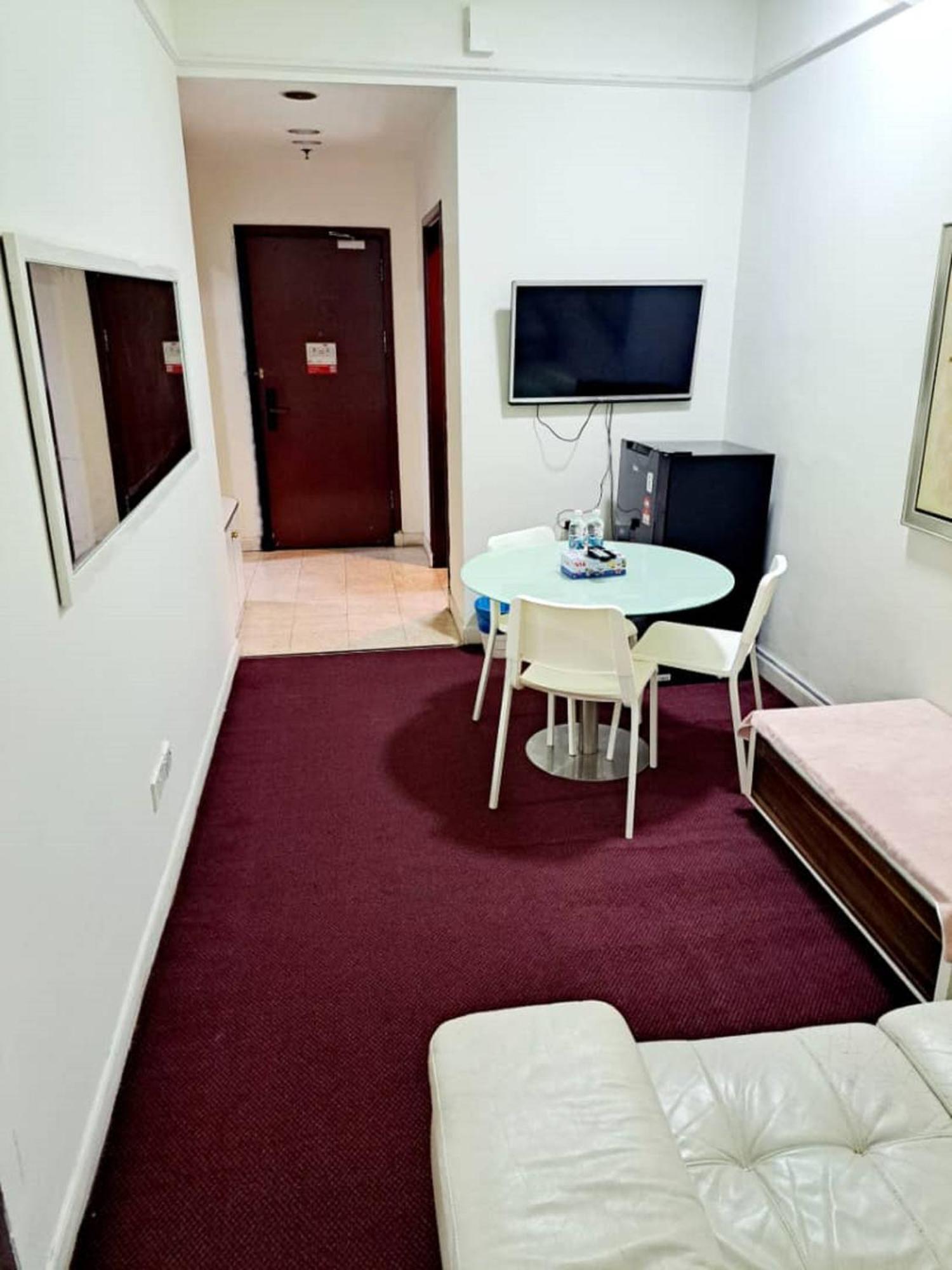 East Service Times Square Kl Apartemen